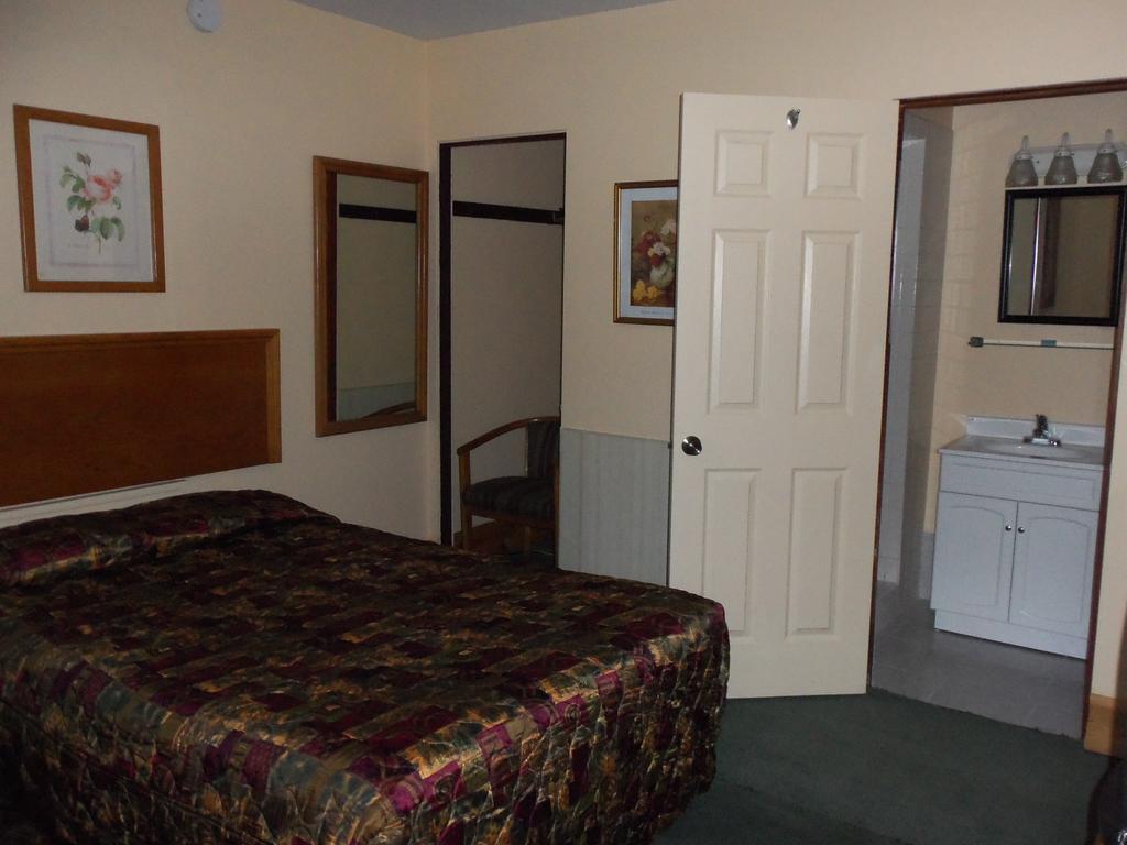 Glenview Motel Дюбюк Екстер'єр фото